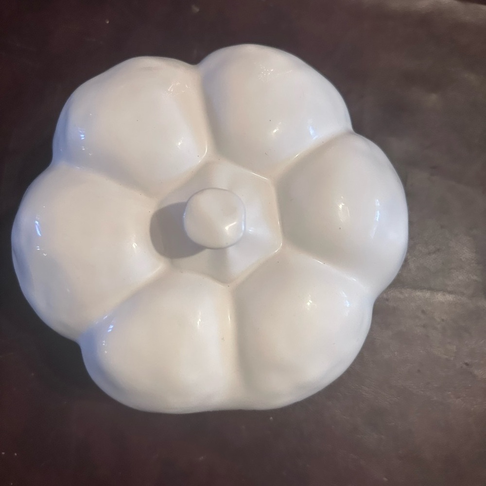 Rae Dunn White 'Thankful' Ceramic Pumpkin - Picture 2 of 6